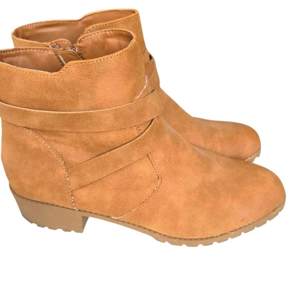 me too Shoes - Me Too Tan Ankle Boots Size 9W
